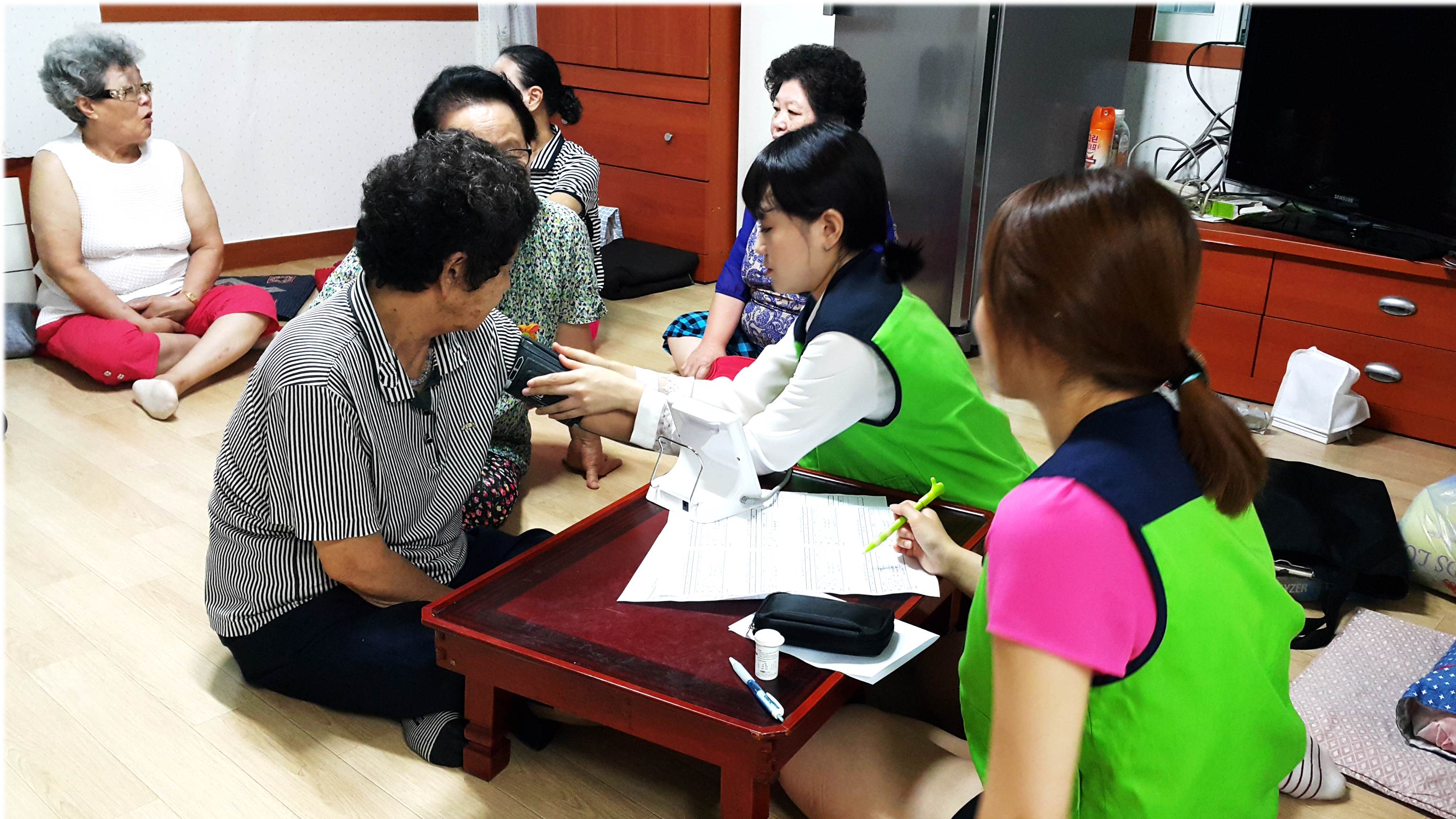 2015년 7월 경로당 방문진료 진행하였어요. ^^