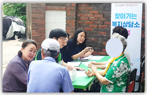 인수동주민센터와 함께 어르신 무료급식소 '나눔향기'에서 건강상담 진행