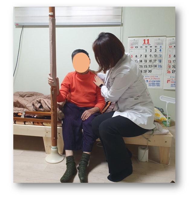 김수진봉사자와 김00어르신댁 방문활동