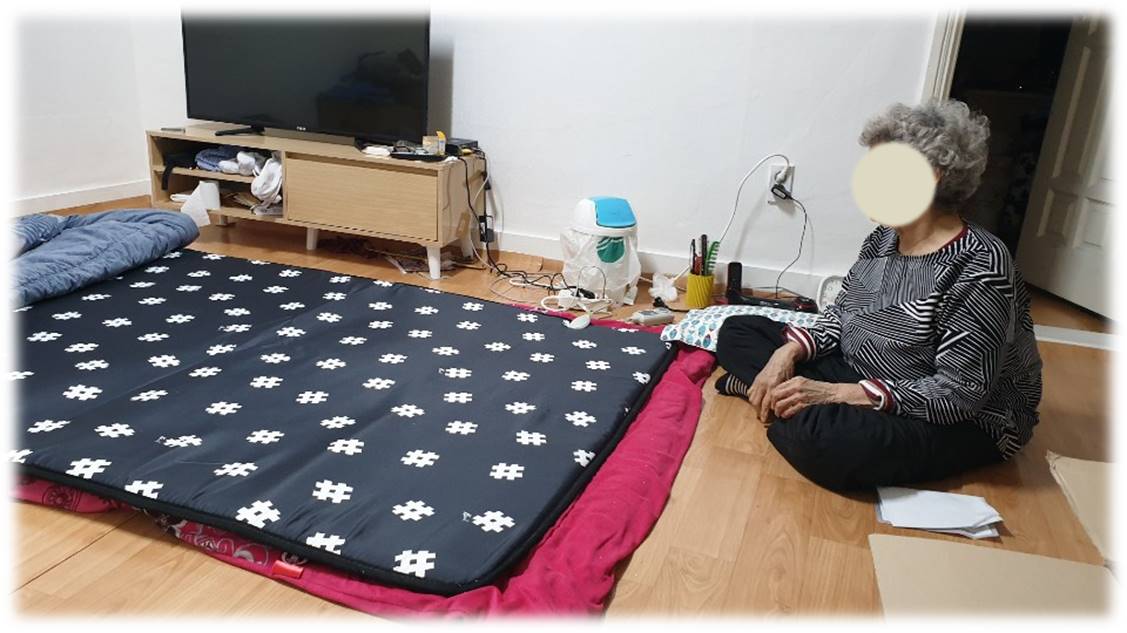 아생사에서 만나가고 있는 김O녀 어르신께 전기장판 전달 드렸어요~