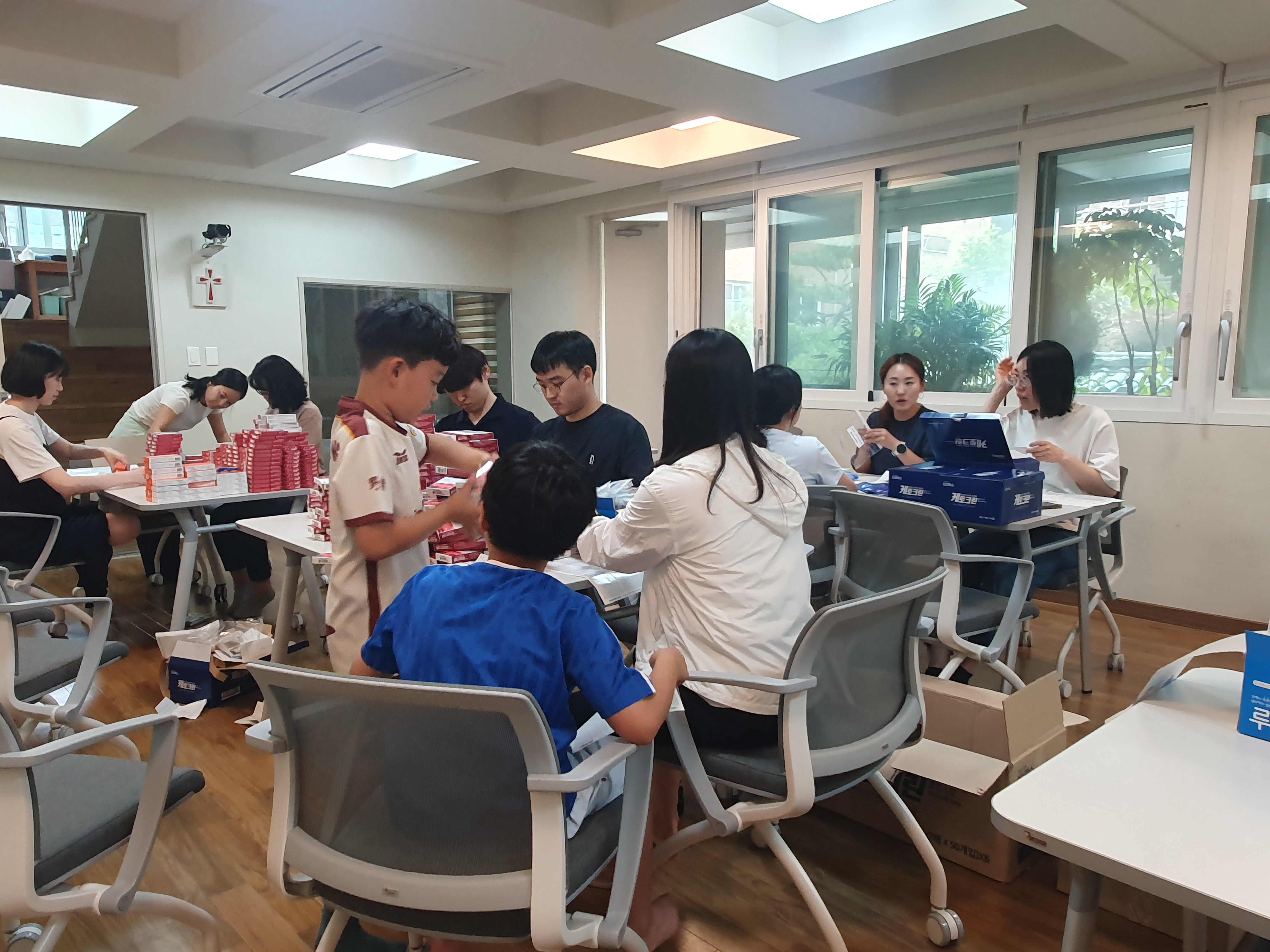 2026년 필리핀 지원 약품 포장 작업 진행