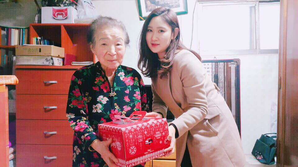 후원케익 전달