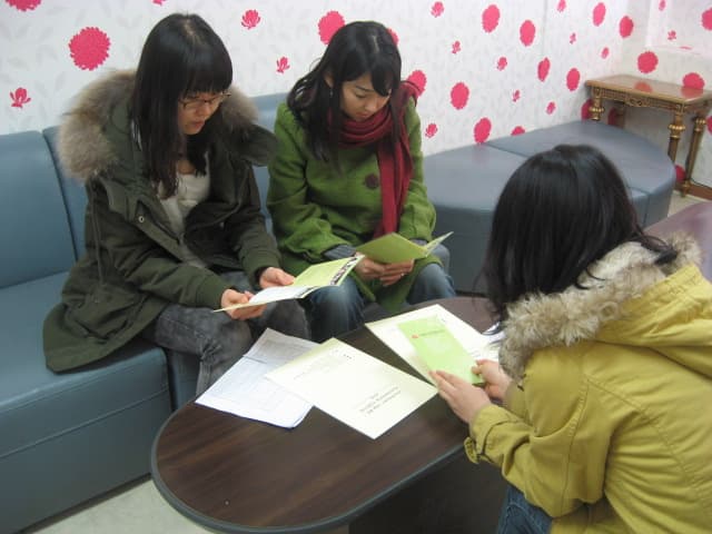 2011 강북구 보건소 공부방 건강검진(2011년 2월 22일) 자원봉사자와 함께