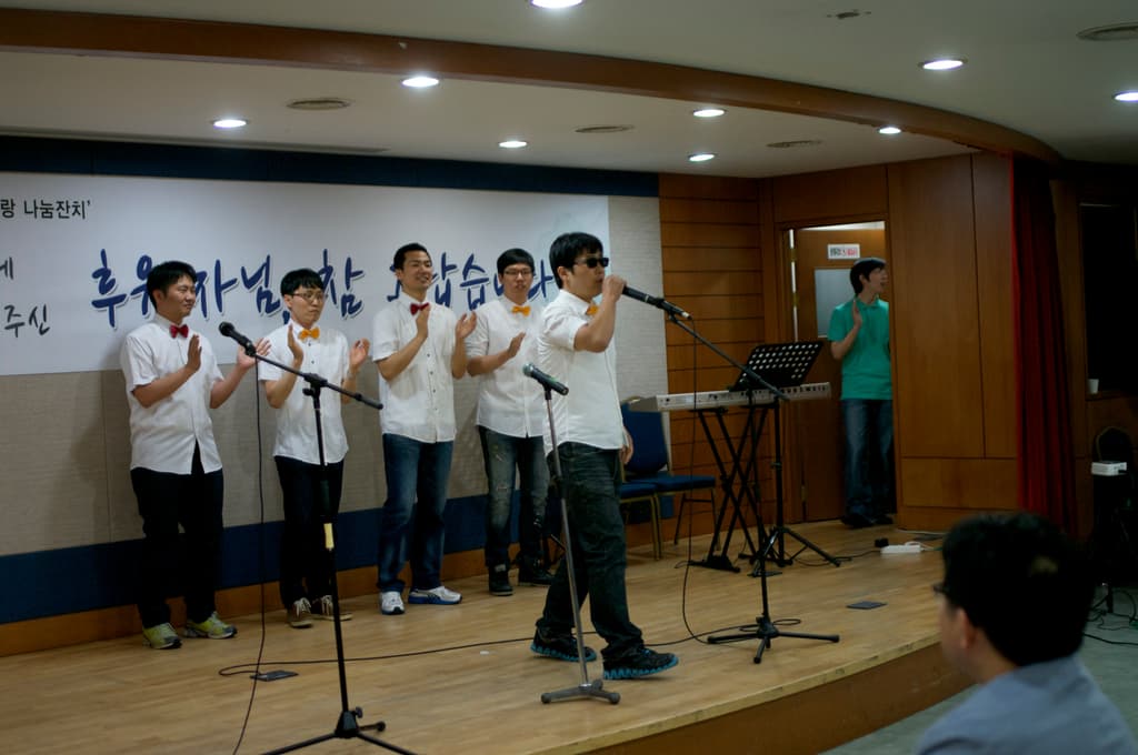 10주년기념식 모습- 공연으로 축하의 자리를 빛내주신 회원분들
