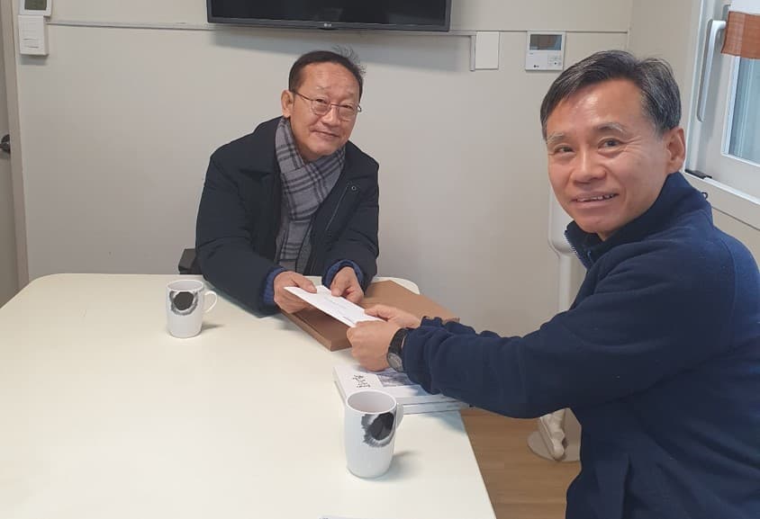 오이교회에서 성금을 모아 전달해주셨어요
