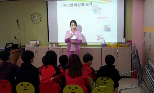 2013년 공부방 건강검진 실시 -구강교육