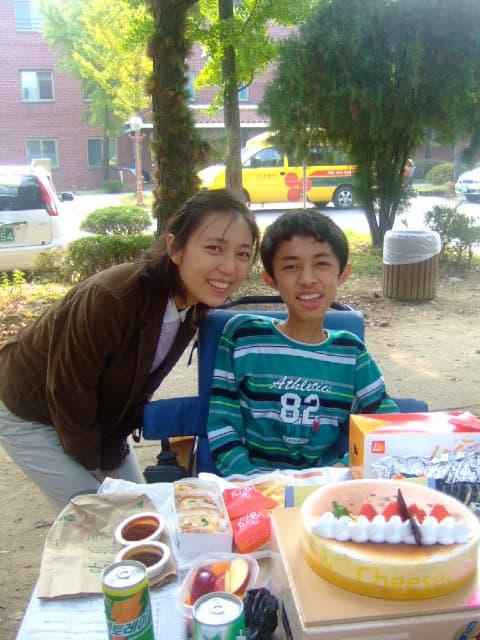 ** 이 생일축하-안나영사무국장님과 함께