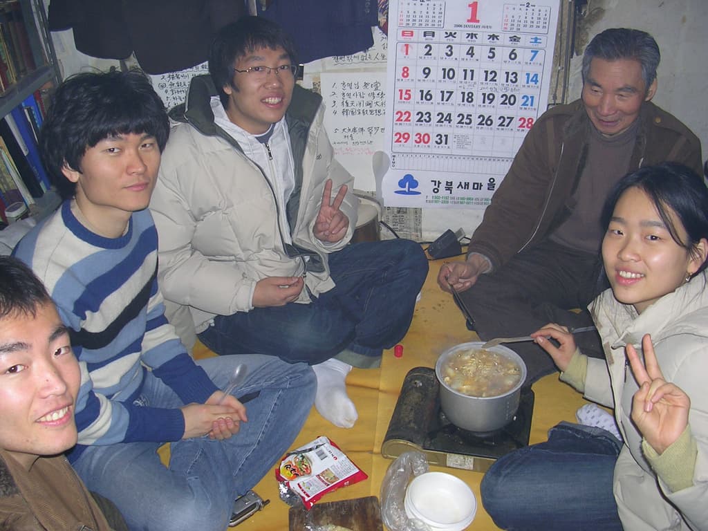 떡국재료를 준비해서 함께 했습니다.