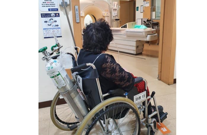 코로나 후유증으로 입원한 000어르신