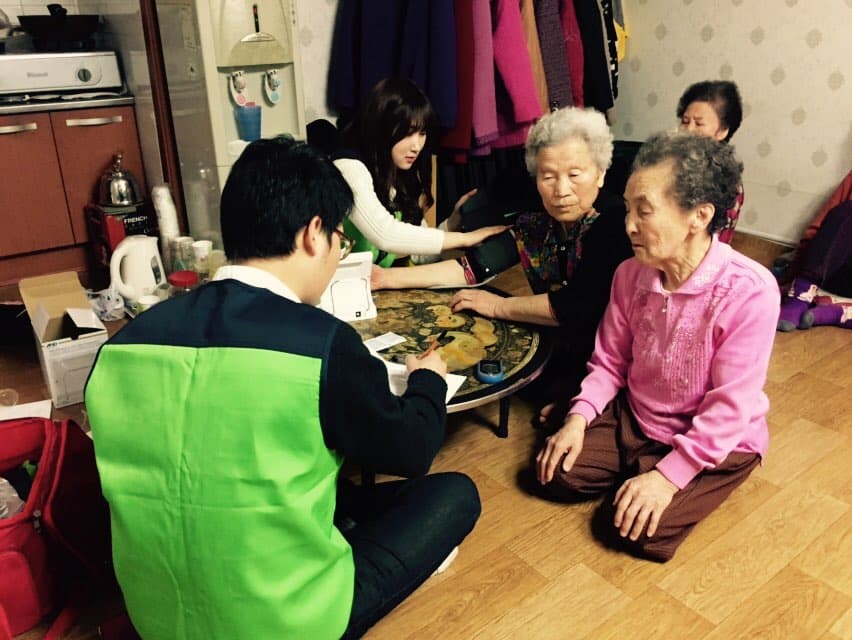 2015년 3월 경로당 방문진료 진행