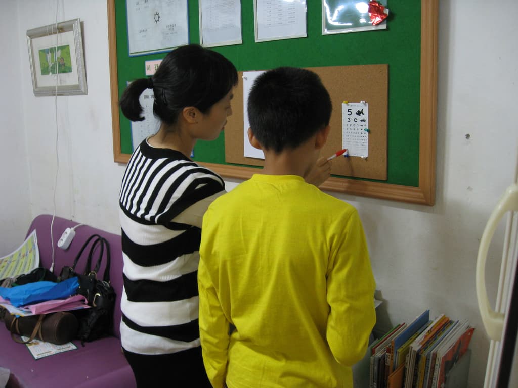 공부방검진사업-시력검사(노루목배움터)