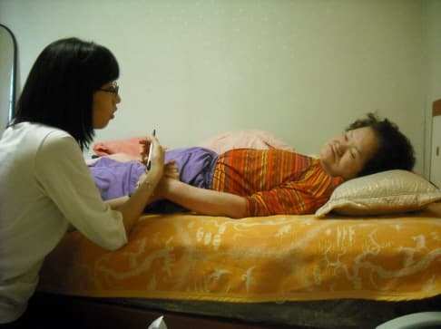 나현진 선생님의 방문진료 모습
