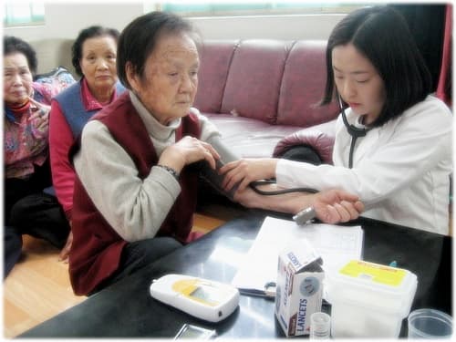 2011.4.경로당 건강상담