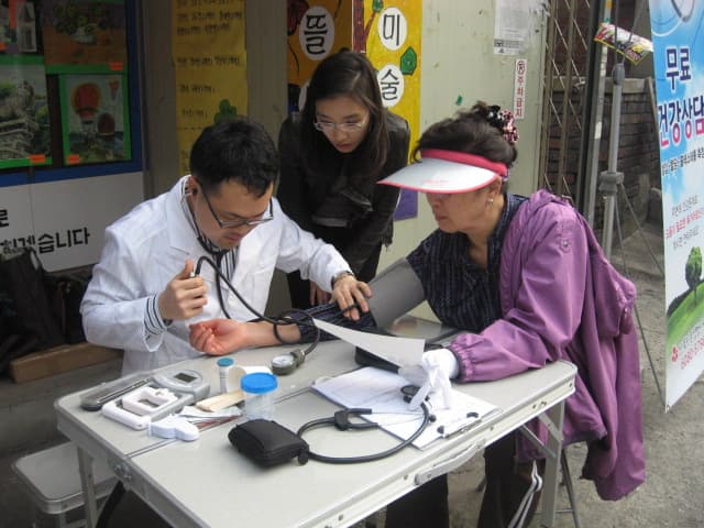 2011.4. 골목길 건강상담 양현식 선생님