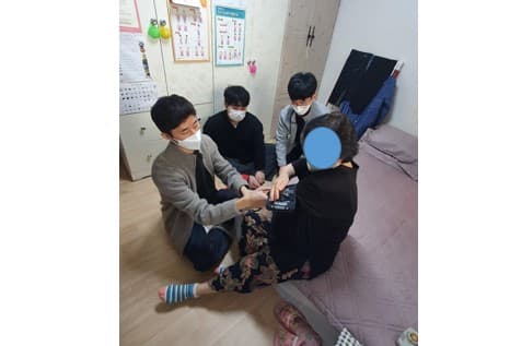 전현우 한형욱 고준정 봉사자 가정방문 진료